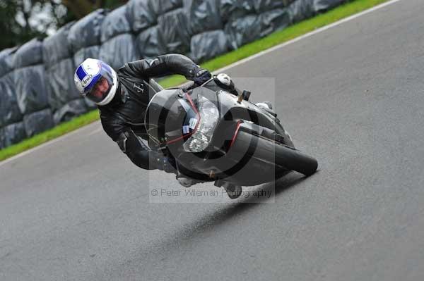 Motorcycle action photographs;cadwell;cadwell park photographs;event digital images;eventdigitalimages;motor racing louth lincolnshire;no limits trackday;peter wileman photography;trackday;trackday digital images;trackday photos