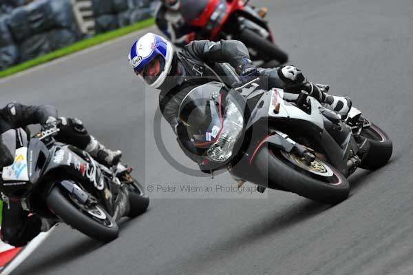 Motorcycle action photographs;cadwell;cadwell park photographs;event digital images;eventdigitalimages;motor racing louth lincolnshire;no limits trackday;peter wileman photography;trackday;trackday digital images;trackday photos