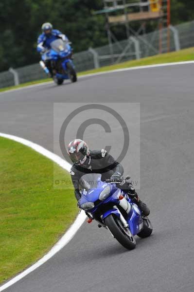 Motorcycle action photographs;cadwell;cadwell park photographs;event digital images;eventdigitalimages;motor racing louth lincolnshire;no limits trackday;peter wileman photography;trackday;trackday digital images;trackday photos