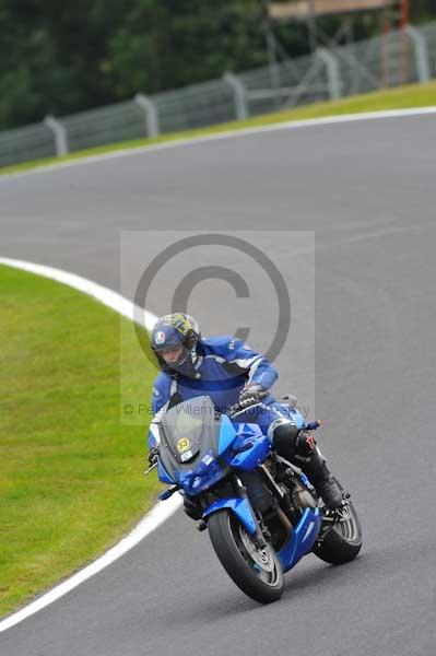 Motorcycle action photographs;cadwell;cadwell park photographs;event digital images;eventdigitalimages;motor racing louth lincolnshire;no limits trackday;peter wileman photography;trackday;trackday digital images;trackday photos
