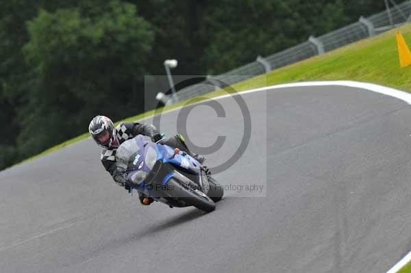 Motorcycle action photographs;cadwell;cadwell park photographs;event digital images;eventdigitalimages;motor racing louth lincolnshire;no limits trackday;peter wileman photography;trackday;trackday digital images;trackday photos