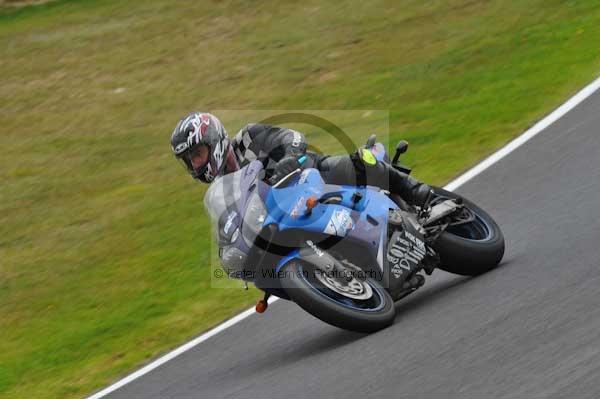 Motorcycle action photographs;cadwell;cadwell park photographs;event digital images;eventdigitalimages;motor racing louth lincolnshire;no limits trackday;peter wileman photography;trackday;trackday digital images;trackday photos