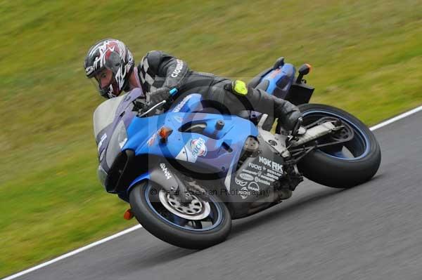 Motorcycle action photographs;cadwell;cadwell park photographs;event digital images;eventdigitalimages;motor racing louth lincolnshire;no limits trackday;peter wileman photography;trackday;trackday digital images;trackday photos