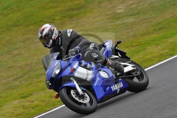 Motorcycle action photographs;cadwell;cadwell park photographs;event digital images;eventdigitalimages;motor racing louth lincolnshire;no limits trackday;peter wileman photography;trackday;trackday digital images;trackday photos