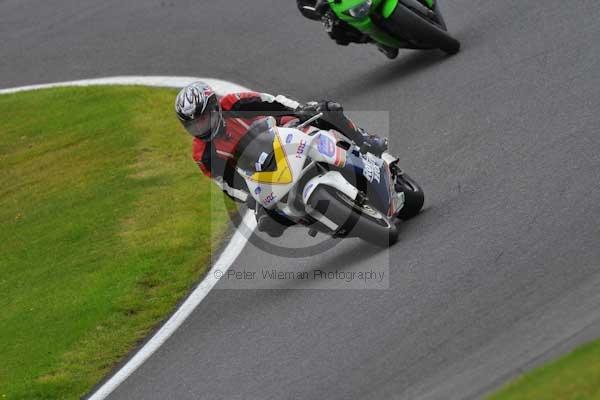 Motorcycle action photographs;cadwell;cadwell park photographs;event digital images;eventdigitalimages;motor racing louth lincolnshire;no limits trackday;peter wileman photography;trackday;trackday digital images;trackday photos