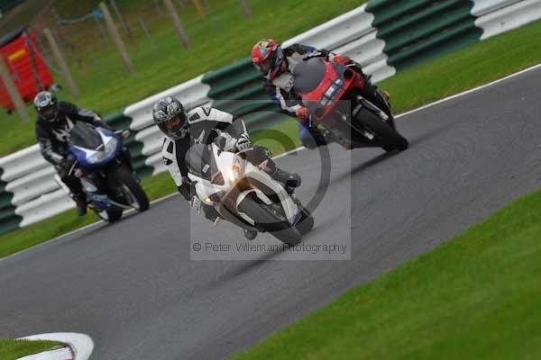 Motorcycle action photographs;cadwell;cadwell park photographs;event digital images;eventdigitalimages;motor racing louth lincolnshire;no limits trackday;peter wileman photography;trackday;trackday digital images;trackday photos