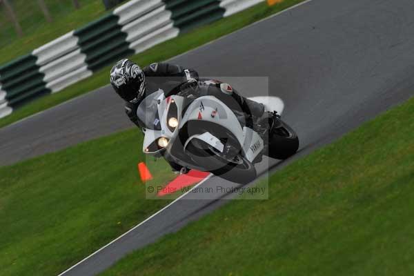 Motorcycle action photographs;cadwell;cadwell park photographs;event digital images;eventdigitalimages;motor racing louth lincolnshire;no limits trackday;peter wileman photography;trackday;trackday digital images;trackday photos
