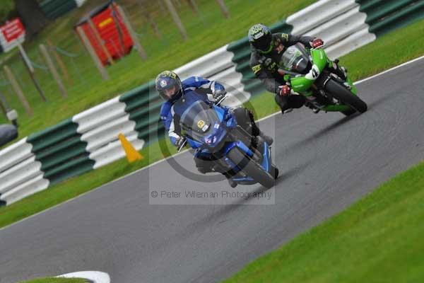 Motorcycle action photographs;cadwell;cadwell park photographs;event digital images;eventdigitalimages;motor racing louth lincolnshire;no limits trackday;peter wileman photography;trackday;trackday digital images;trackday photos