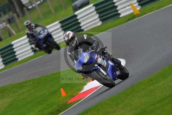 Motorcycle action photographs;cadwell;cadwell park photographs;event digital images;eventdigitalimages;motor racing louth lincolnshire;no limits trackday;peter wileman photography;trackday;trackday digital images;trackday photos