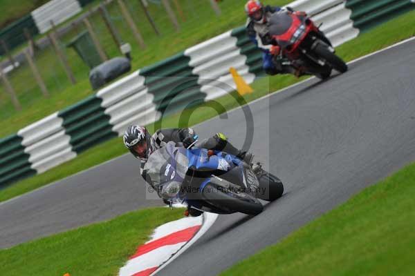 Motorcycle action photographs;cadwell;cadwell park photographs;event digital images;eventdigitalimages;motor racing louth lincolnshire;no limits trackday;peter wileman photography;trackday;trackday digital images;trackday photos