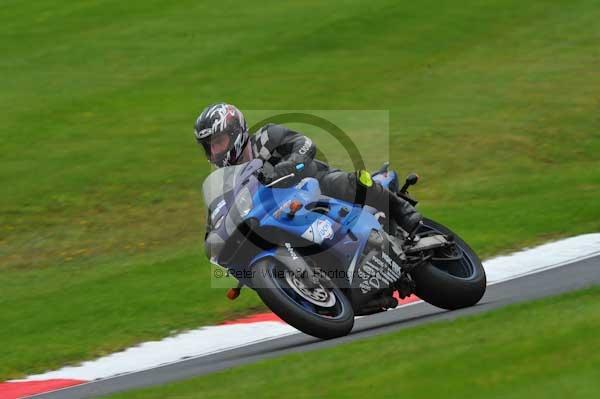 Motorcycle action photographs;cadwell;cadwell park photographs;event digital images;eventdigitalimages;motor racing louth lincolnshire;no limits trackday;peter wileman photography;trackday;trackday digital images;trackday photos