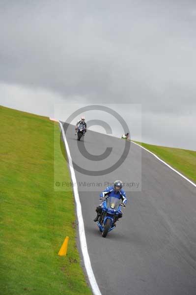 Motorcycle action photographs;cadwell;cadwell park photographs;event digital images;eventdigitalimages;motor racing louth lincolnshire;no limits trackday;peter wileman photography;trackday;trackday digital images;trackday photos