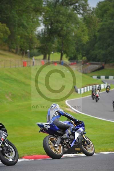Motorcycle action photographs;cadwell;cadwell park photographs;event digital images;eventdigitalimages;motor racing louth lincolnshire;no limits trackday;peter wileman photography;trackday;trackday digital images;trackday photos