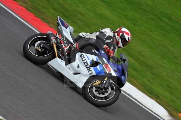 Motorcycle action photographs;cadwell;cadwell park photographs;event digital images;eventdigitalimages;motor racing louth lincolnshire;no limits trackday;peter wileman photography;trackday;trackday digital images;trackday photos