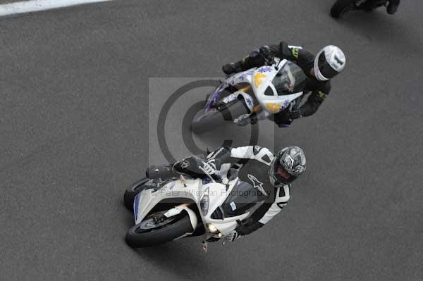 Motorcycle action photographs;cadwell;cadwell park photographs;event digital images;eventdigitalimages;motor racing louth lincolnshire;no limits trackday;peter wileman photography;trackday;trackday digital images;trackday photos