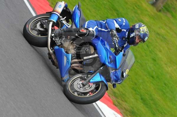 Motorcycle action photographs;cadwell;cadwell park photographs;event digital images;eventdigitalimages;motor racing louth lincolnshire;no limits trackday;peter wileman photography;trackday;trackday digital images;trackday photos