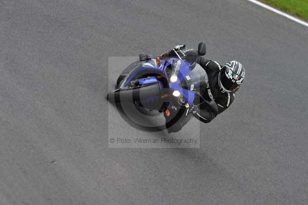 Motorcycle action photographs;cadwell;cadwell park photographs;event digital images;eventdigitalimages;motor racing louth lincolnshire;no limits trackday;peter wileman photography;trackday;trackday digital images;trackday photos