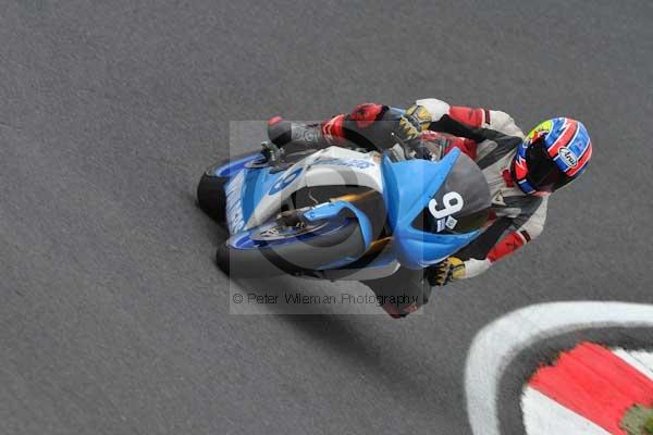 Motorcycle action photographs;cadwell;cadwell park photographs;event digital images;eventdigitalimages;motor racing louth lincolnshire;no limits trackday;peter wileman photography;trackday;trackday digital images;trackday photos