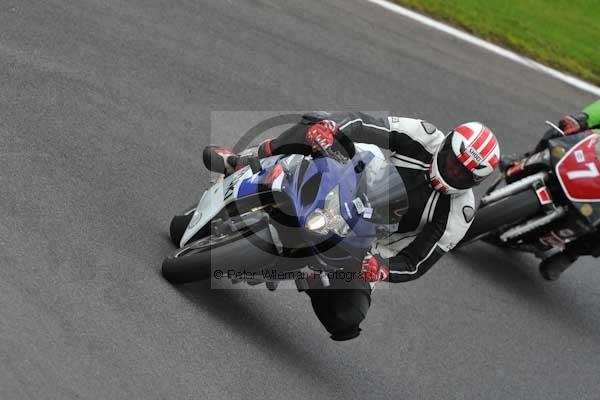 Motorcycle action photographs;cadwell;cadwell park photographs;event digital images;eventdigitalimages;motor racing louth lincolnshire;no limits trackday;peter wileman photography;trackday;trackday digital images;trackday photos