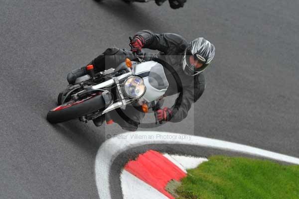 Motorcycle action photographs;cadwell;cadwell park photographs;event digital images;eventdigitalimages;motor racing louth lincolnshire;no limits trackday;peter wileman photography;trackday;trackday digital images;trackday photos