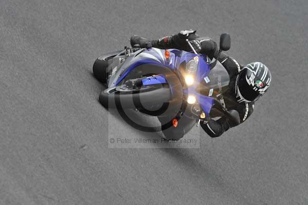 Motorcycle action photographs;cadwell;cadwell park photographs;event digital images;eventdigitalimages;motor racing louth lincolnshire;no limits trackday;peter wileman photography;trackday;trackday digital images;trackday photos