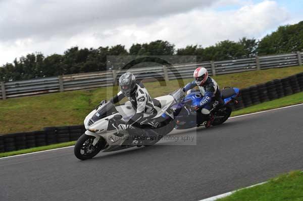 Motorcycle action photographs;cadwell;cadwell park photographs;event digital images;eventdigitalimages;motor racing louth lincolnshire;no limits trackday;peter wileman photography;trackday;trackday digital images;trackday photos