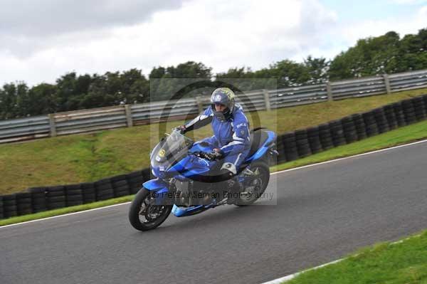 Motorcycle action photographs;cadwell;cadwell park photographs;event digital images;eventdigitalimages;motor racing louth lincolnshire;no limits trackday;peter wileman photography;trackday;trackday digital images;trackday photos