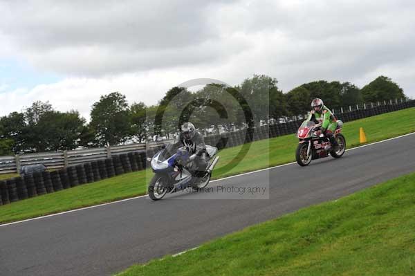 Motorcycle action photographs;cadwell;cadwell park photographs;event digital images;eventdigitalimages;motor racing louth lincolnshire;no limits trackday;peter wileman photography;trackday;trackday digital images;trackday photos