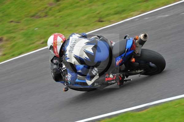 Motorcycle action photographs;cadwell;cadwell park photographs;event digital images;eventdigitalimages;motor racing louth lincolnshire;no limits trackday;peter wileman photography;trackday;trackday digital images;trackday photos
