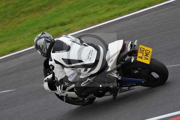 Motorcycle action photographs;cadwell;cadwell park photographs;event digital images;eventdigitalimages;motor racing louth lincolnshire;no limits trackday;peter wileman photography;trackday;trackday digital images;trackday photos