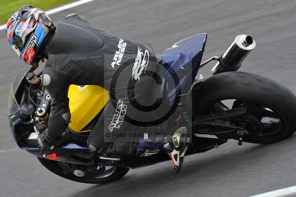 Motorcycle action photographs;cadwell;cadwell park photographs;event digital images;eventdigitalimages;motor racing louth lincolnshire;no limits trackday;peter wileman photography;trackday;trackday digital images;trackday photos