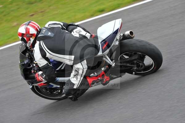 Motorcycle action photographs;cadwell;cadwell park photographs;event digital images;eventdigitalimages;motor racing louth lincolnshire;no limits trackday;peter wileman photography;trackday;trackday digital images;trackday photos