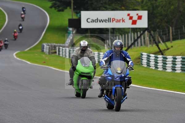 Motorcycle action photographs;cadwell;cadwell park photographs;event digital images;eventdigitalimages;motor racing louth lincolnshire;no limits trackday;peter wileman photography;trackday;trackday digital images;trackday photos