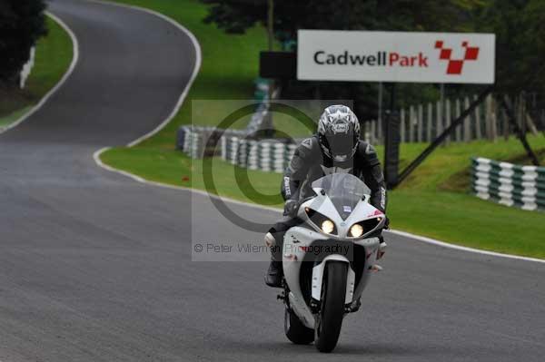 Motorcycle action photographs;cadwell;cadwell park photographs;event digital images;eventdigitalimages;motor racing louth lincolnshire;no limits trackday;peter wileman photography;trackday;trackday digital images;trackday photos