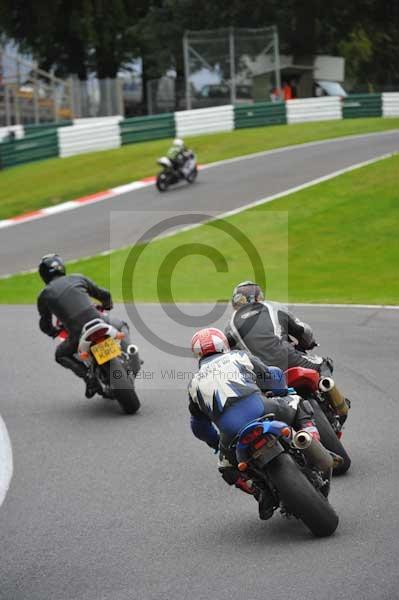 Motorcycle action photographs;cadwell;cadwell park photographs;event digital images;eventdigitalimages;motor racing louth lincolnshire;no limits trackday;peter wileman photography;trackday;trackday digital images;trackday photos