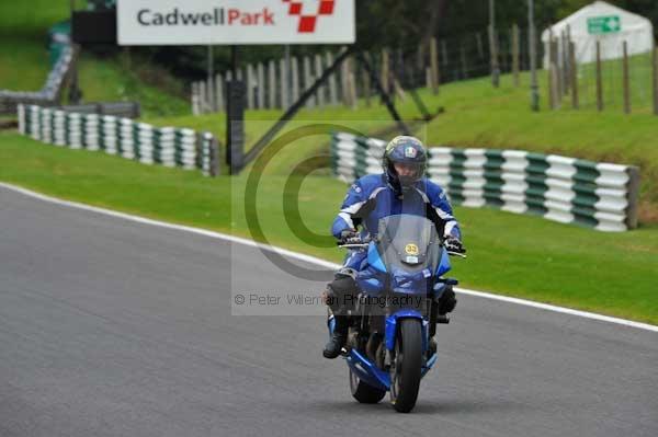 Motorcycle action photographs;cadwell;cadwell park photographs;event digital images;eventdigitalimages;motor racing louth lincolnshire;no limits trackday;peter wileman photography;trackday;trackday digital images;trackday photos