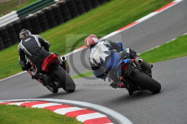 Motorcycle action photographs;cadwell;cadwell park photographs;event digital images;eventdigitalimages;motor racing louth lincolnshire;no limits trackday;peter wileman photography;trackday;trackday digital images;trackday photos