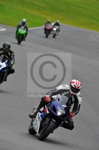 Motorcycle action photographs;cadwell;cadwell park photographs;event digital images;eventdigitalimages;motor racing louth lincolnshire;no limits trackday;peter wileman photography;trackday;trackday digital images;trackday photos