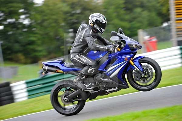 Motorcycle action photographs;cadwell;cadwell park photographs;event digital images;eventdigitalimages;motor racing louth lincolnshire;no limits trackday;peter wileman photography;trackday;trackday digital images;trackday photos