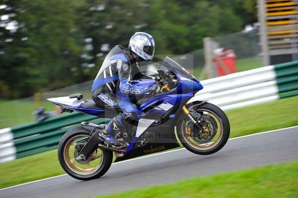Motorcycle action photographs;cadwell;cadwell park photographs;event digital images;eventdigitalimages;motor racing louth lincolnshire;no limits trackday;peter wileman photography;trackday;trackday digital images;trackday photos