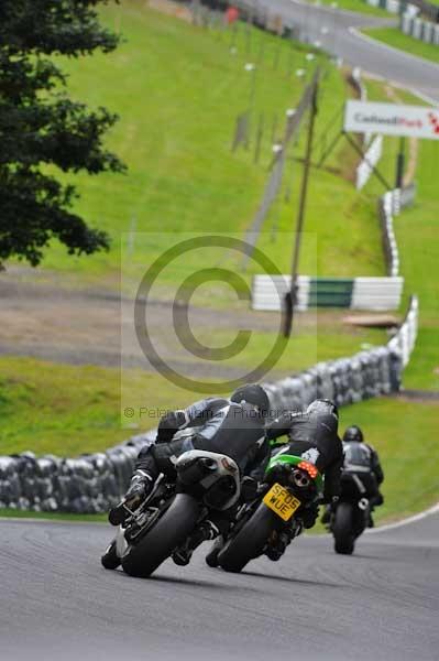 Motorcycle action photographs;cadwell;cadwell park photographs;event digital images;eventdigitalimages;motor racing louth lincolnshire;no limits trackday;peter wileman photography;trackday;trackday digital images;trackday photos