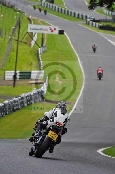 Motorcycle action photographs;cadwell;cadwell park photographs;event digital images;eventdigitalimages;motor racing louth lincolnshire;no limits trackday;peter wileman photography;trackday;trackday digital images;trackday photos