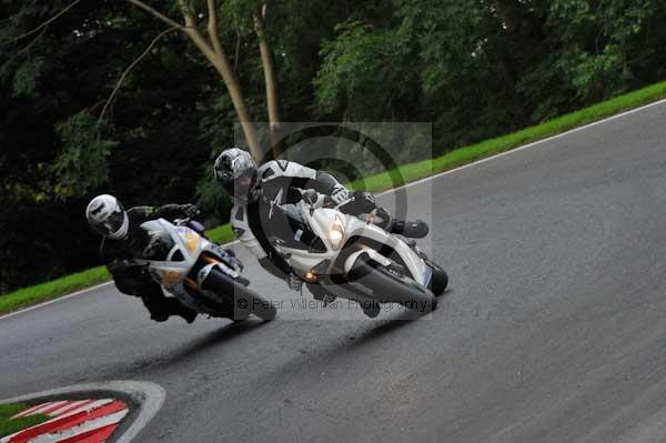 Motorcycle action photographs;cadwell;cadwell park photographs;event digital images;eventdigitalimages;motor racing louth lincolnshire;no limits trackday;peter wileman photography;trackday;trackday digital images;trackday photos