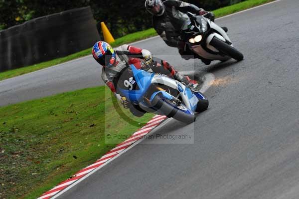 Motorcycle action photographs;cadwell;cadwell park photographs;event digital images;eventdigitalimages;motor racing louth lincolnshire;no limits trackday;peter wileman photography;trackday;trackday digital images;trackday photos