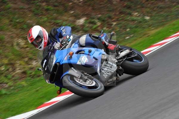 Motorcycle action photographs;cadwell;cadwell park photographs;event digital images;eventdigitalimages;motor racing louth lincolnshire;no limits trackday;peter wileman photography;trackday;trackday digital images;trackday photos
