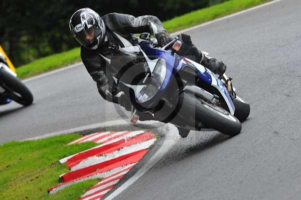 Motorcycle action photographs;cadwell;cadwell park photographs;event digital images;eventdigitalimages;motor racing louth lincolnshire;no limits trackday;peter wileman photography;trackday;trackday digital images;trackday photos