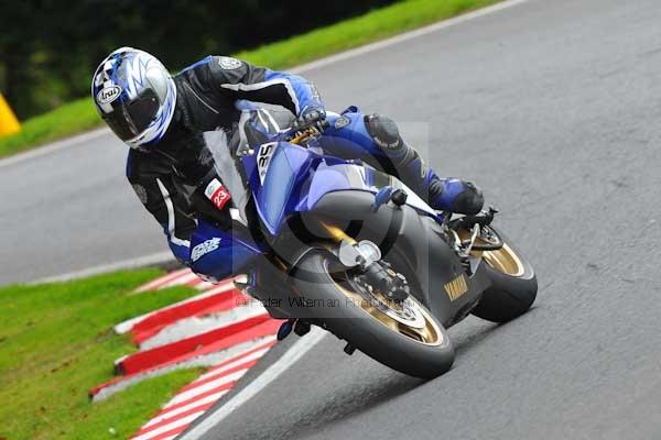 Motorcycle action photographs;cadwell;cadwell park photographs;event digital images;eventdigitalimages;motor racing louth lincolnshire;no limits trackday;peter wileman photography;trackday;trackday digital images;trackday photos