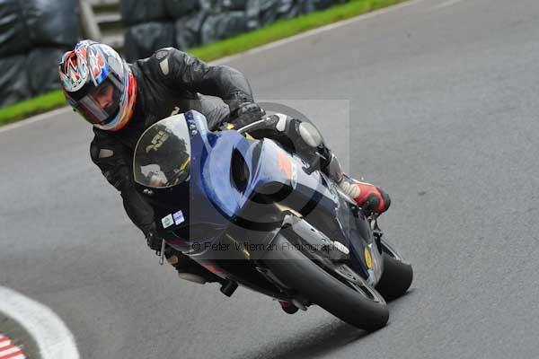 Motorcycle action photographs;cadwell;cadwell park photographs;event digital images;eventdigitalimages;motor racing louth lincolnshire;no limits trackday;peter wileman photography;trackday;trackday digital images;trackday photos