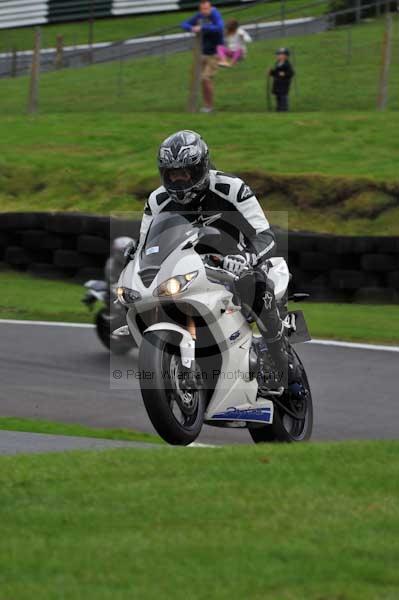 Motorcycle action photographs;cadwell;cadwell park photographs;event digital images;eventdigitalimages;motor racing louth lincolnshire;no limits trackday;peter wileman photography;trackday;trackday digital images;trackday photos