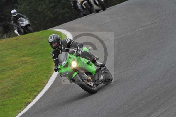 Motorcycle action photographs;cadwell;cadwell park photographs;event digital images;eventdigitalimages;motor racing louth lincolnshire;no limits trackday;peter wileman photography;trackday;trackday digital images;trackday photos